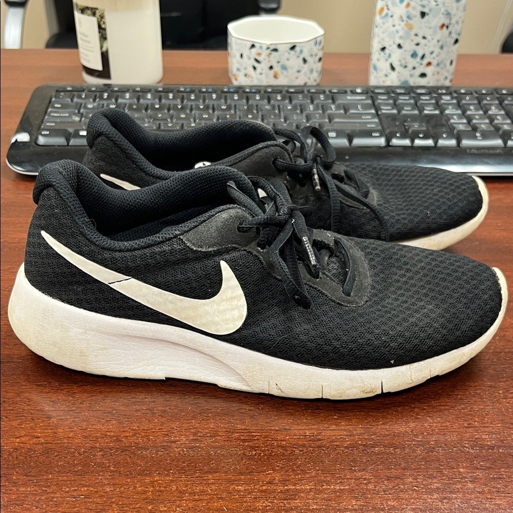 Nike Black and White Running Shoes